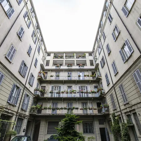 Castelfidardo 8 * Milaan