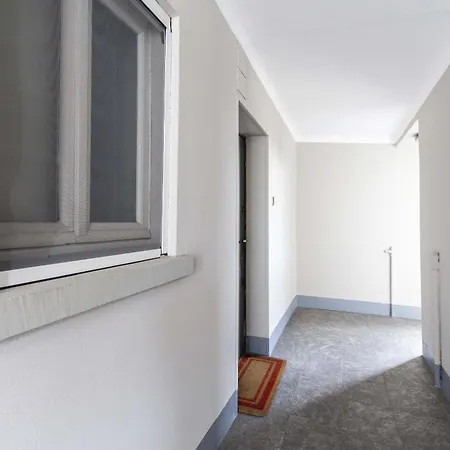Castelfidardo 8 Milaan